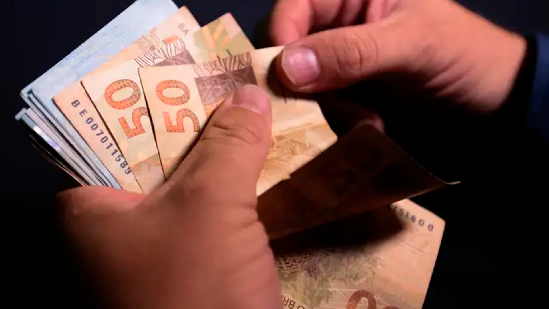 Caixa confirma R$ 300 milhões disponíveis para pagamento e muitos brasileiros esfregam as mãos