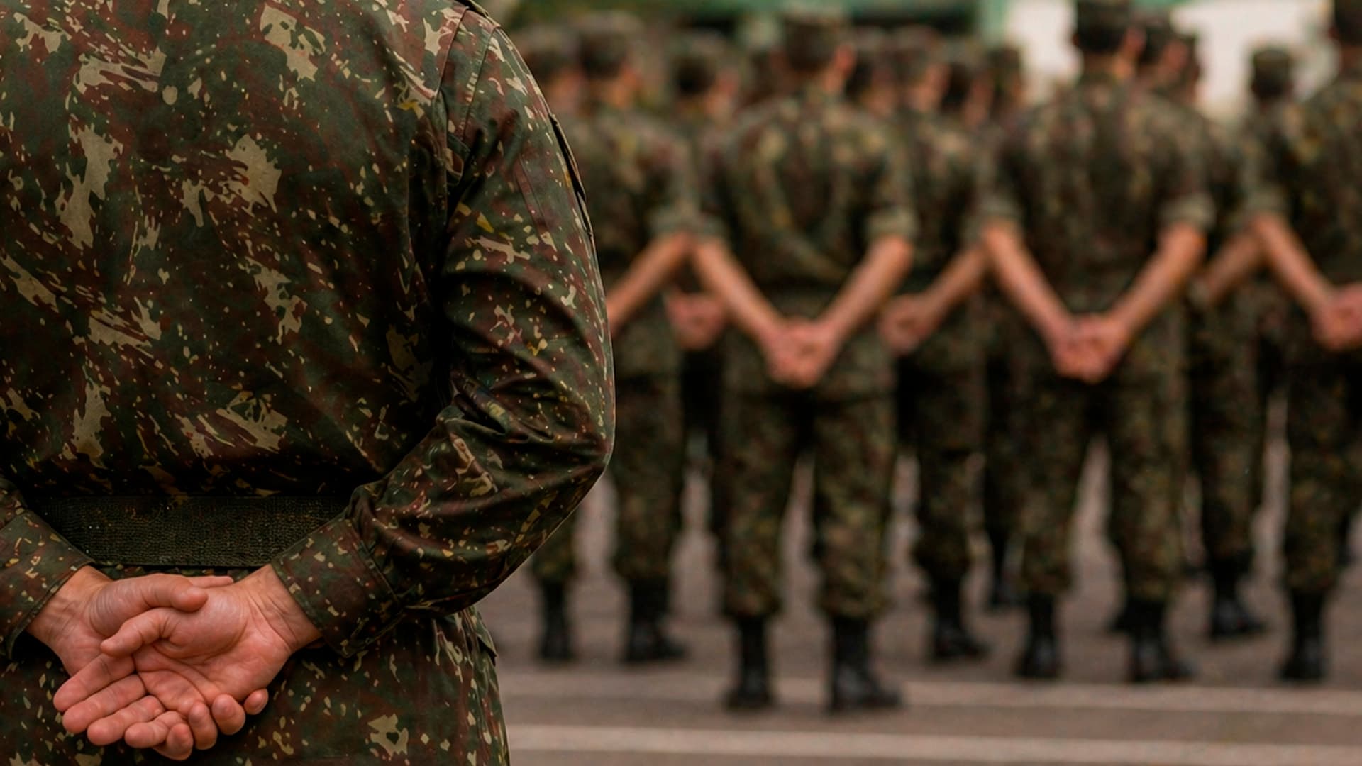 Sabia dessa? Serviço militar passou a pagar quase um salário mínimo POR MÊS para os jovens deste país