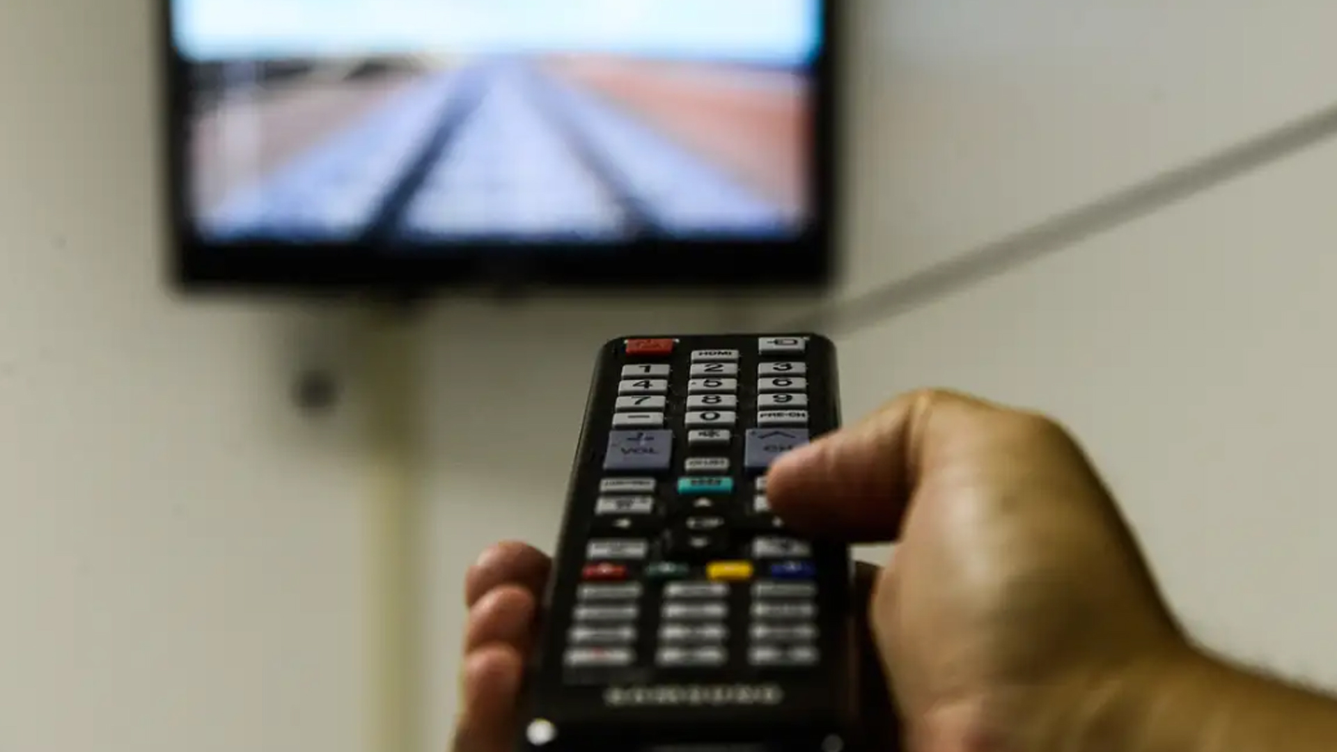 Ideal para assistir juntinho: essa é a melhor TV do mundo e está chegando no Brasil