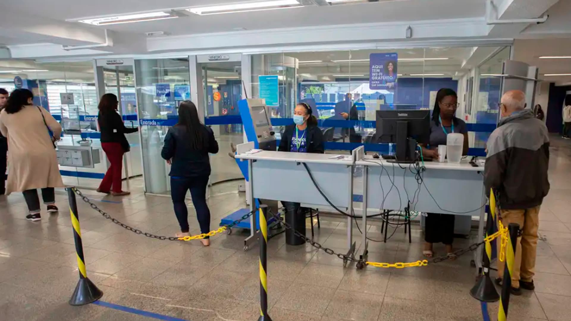 Bancos vão abrir na próxima segunda-feira (29), dia de Brasil na Copa do Mundo