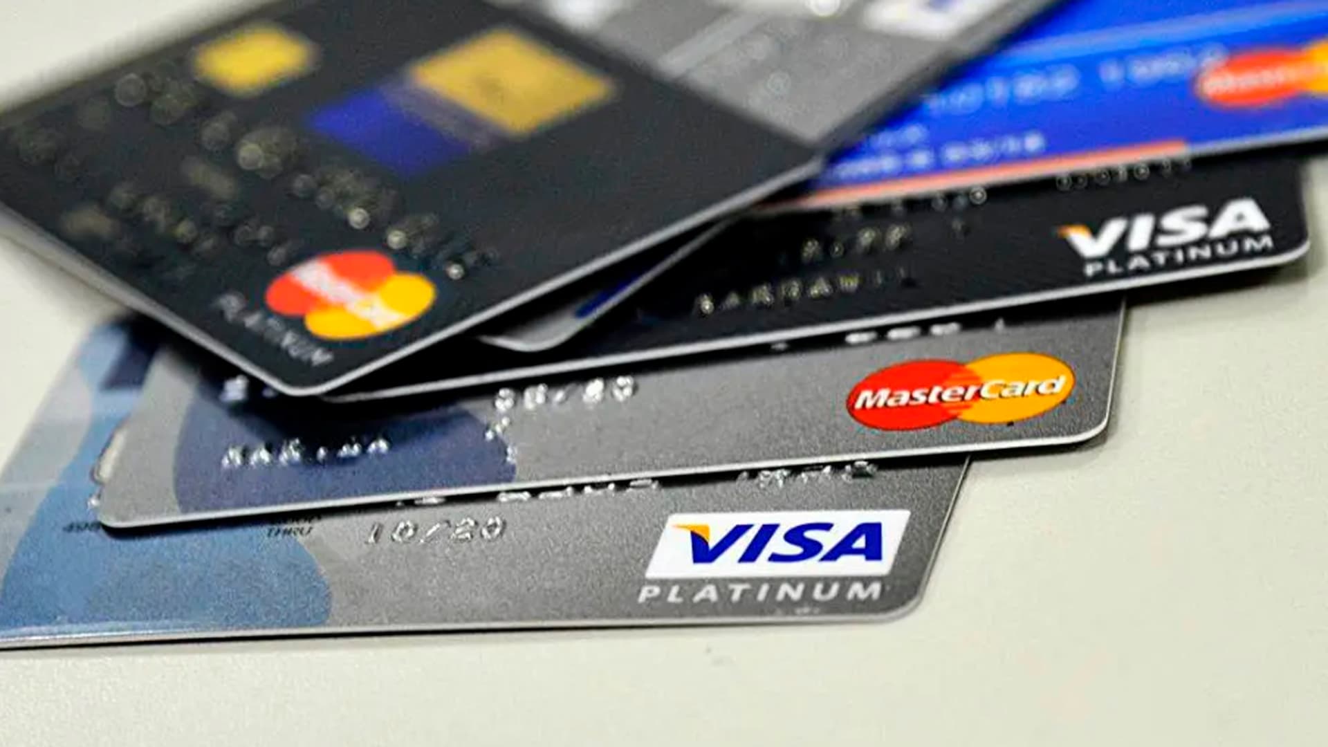 Visa e Mastercard deixam de funcionar após decisão tomada pelo governo deste país longe do Brasil